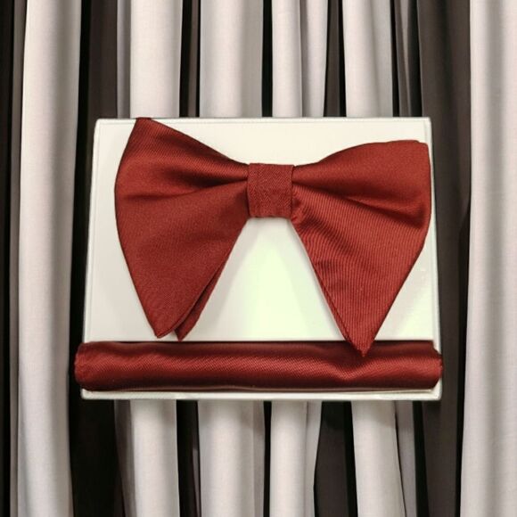 MEN'S MILANO MODA BURGUNDY OVERSIZED TEARDROP BOW TIE AND POCKET SQUARE. BT06. - Picture 1 of 2